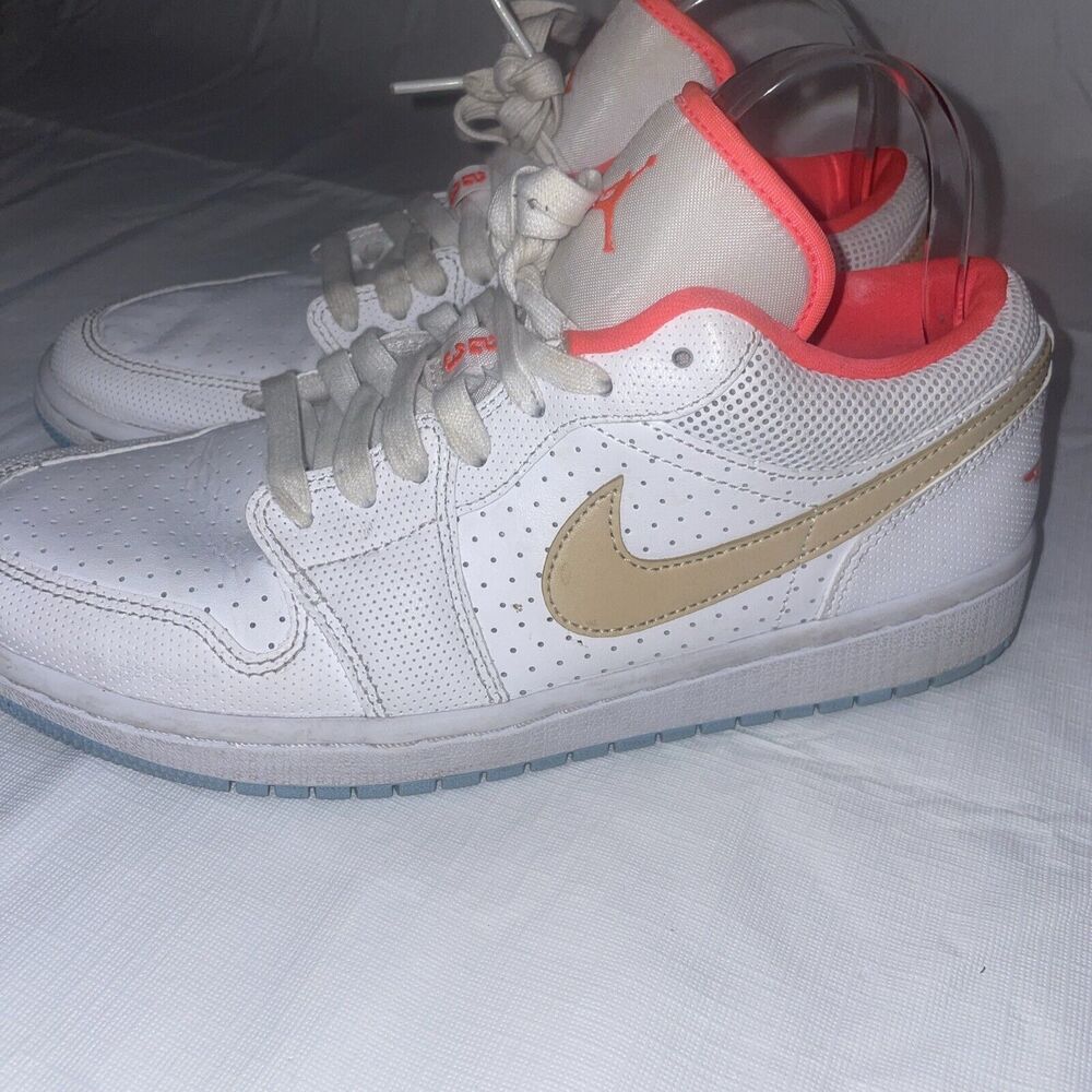 Size 10 - Jordan 1 Low SE White Sesame Nike EUC